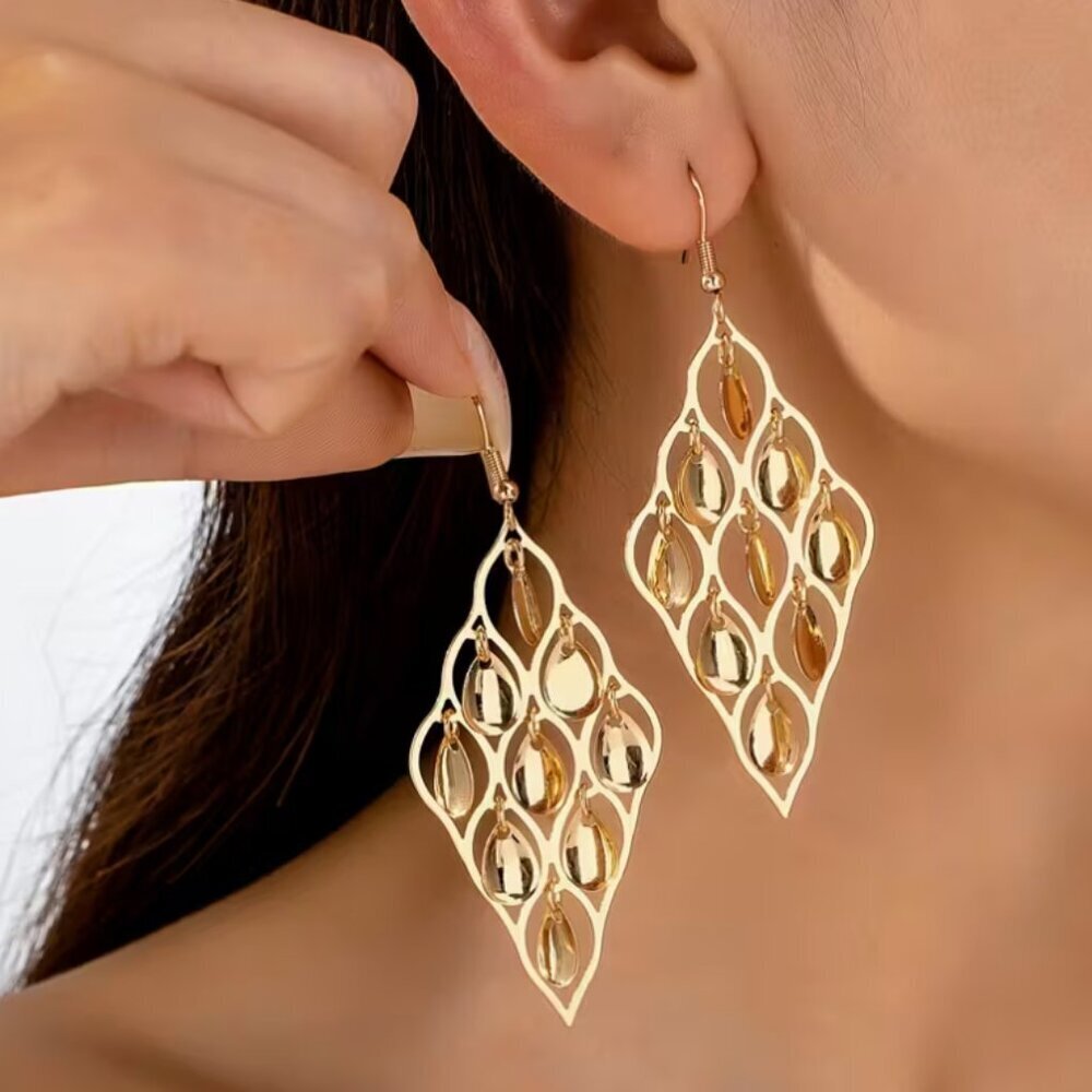 NEW - Pair of gold dangle earrings, Bohemian jewelry, dangle drop earrings - Picture 4 of 4